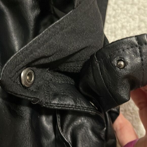 ASOS- 6. Faux Leather Overall Shorts - Picture 6 of 8